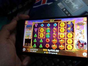 Main Slot