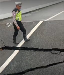 Jalan Tol Menjelang Tanjung Morawa Dari Arah Tebing Tinggi Amblas
