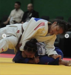 Aksii Winda Diatas Matras