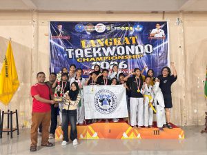 Trophy Kontingen Favorite Untuk Vlayesha